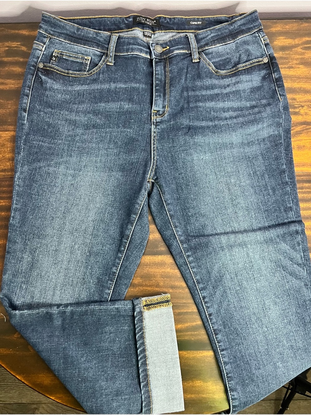 Judy Blue Women's Medium Blue Skinny capri